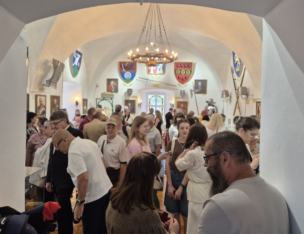 Мініатюри та інфобокс з аудіогідами: в ужгородській фортеці відкрили експозицію «Замки Закарпаття»